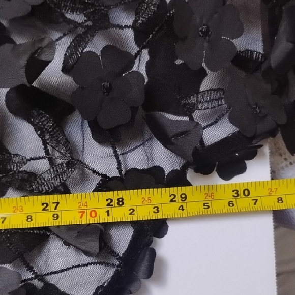 *NWT House Of Harlow 1960 Black Sheer Floral Romantic Whimsy Applique Kimono - Picture 12 of 12